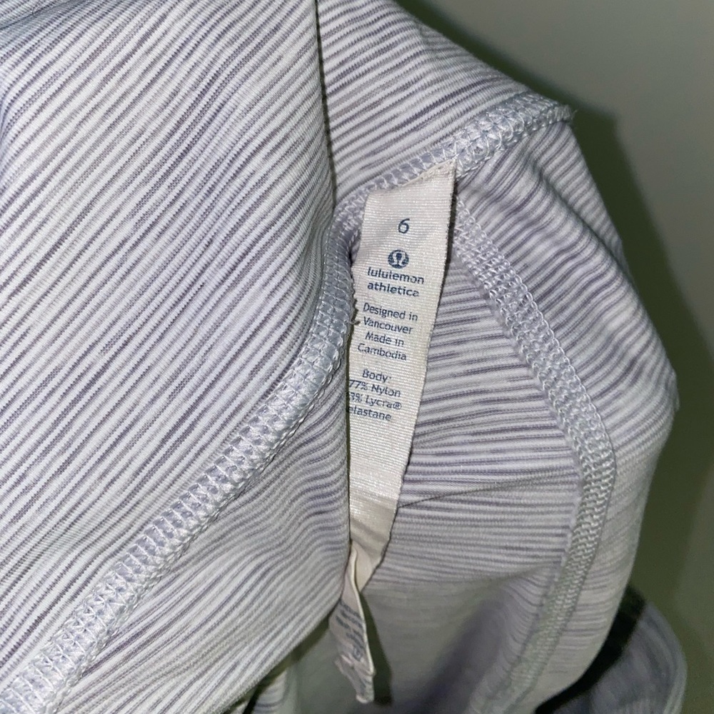 Lululemon Capri size 6 - Picture 4 of 4